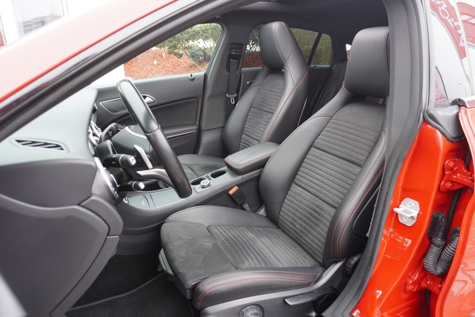 Mercedes-Benz CLA 250 AMG Line LED Navi Panorama Teilleder PDC foto 20