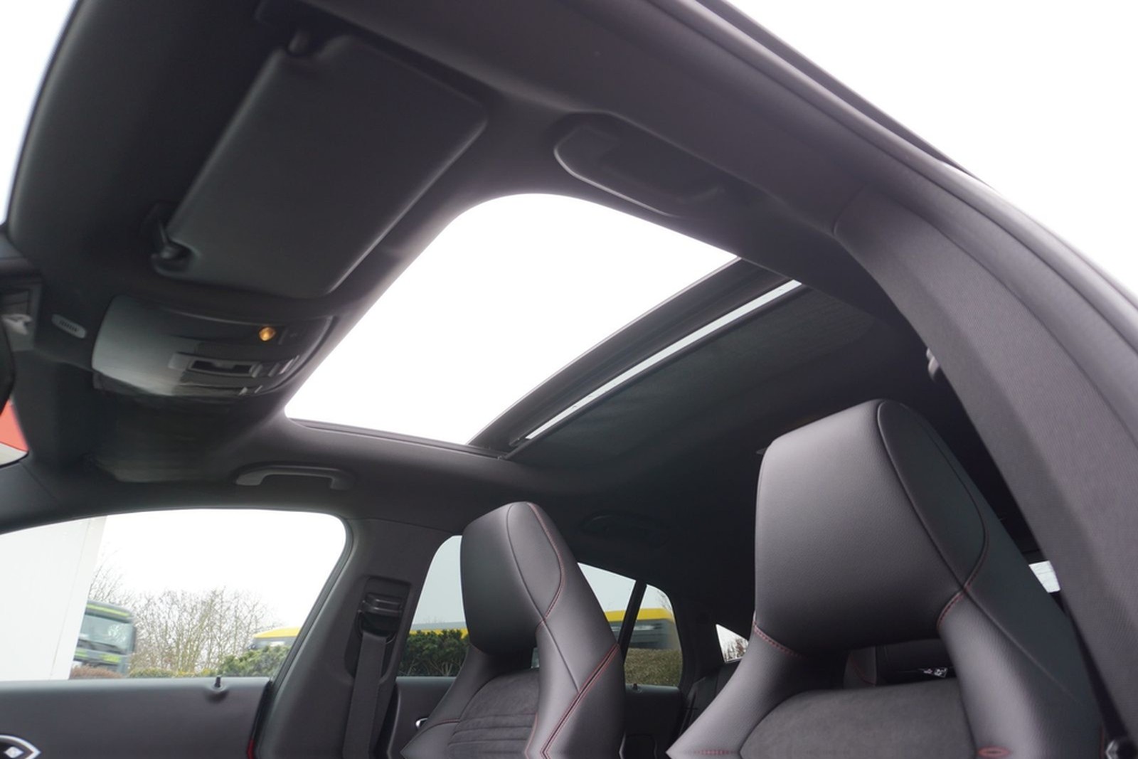 Mercedes-Benz CLA 250 AMG Line LED Navi Panorama Teilleder PDC foto 28