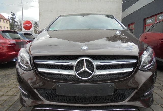 Mercedes-Benz B 200 Aut.,Pano-Dach,Ahk,1.Hand foto 2