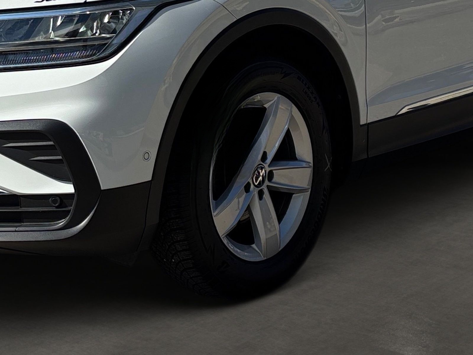 Volkswagen Tiguan 2.0 TDI DSG Life *LED*NAVI*PARKSENSOR* foto 9