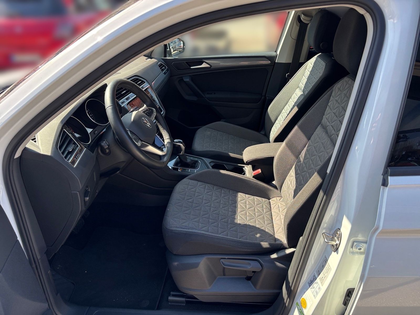 Volkswagen Tiguan 2.0 TDI DSG Life *LED*NAVI*PARKSENSOR* foto 10
