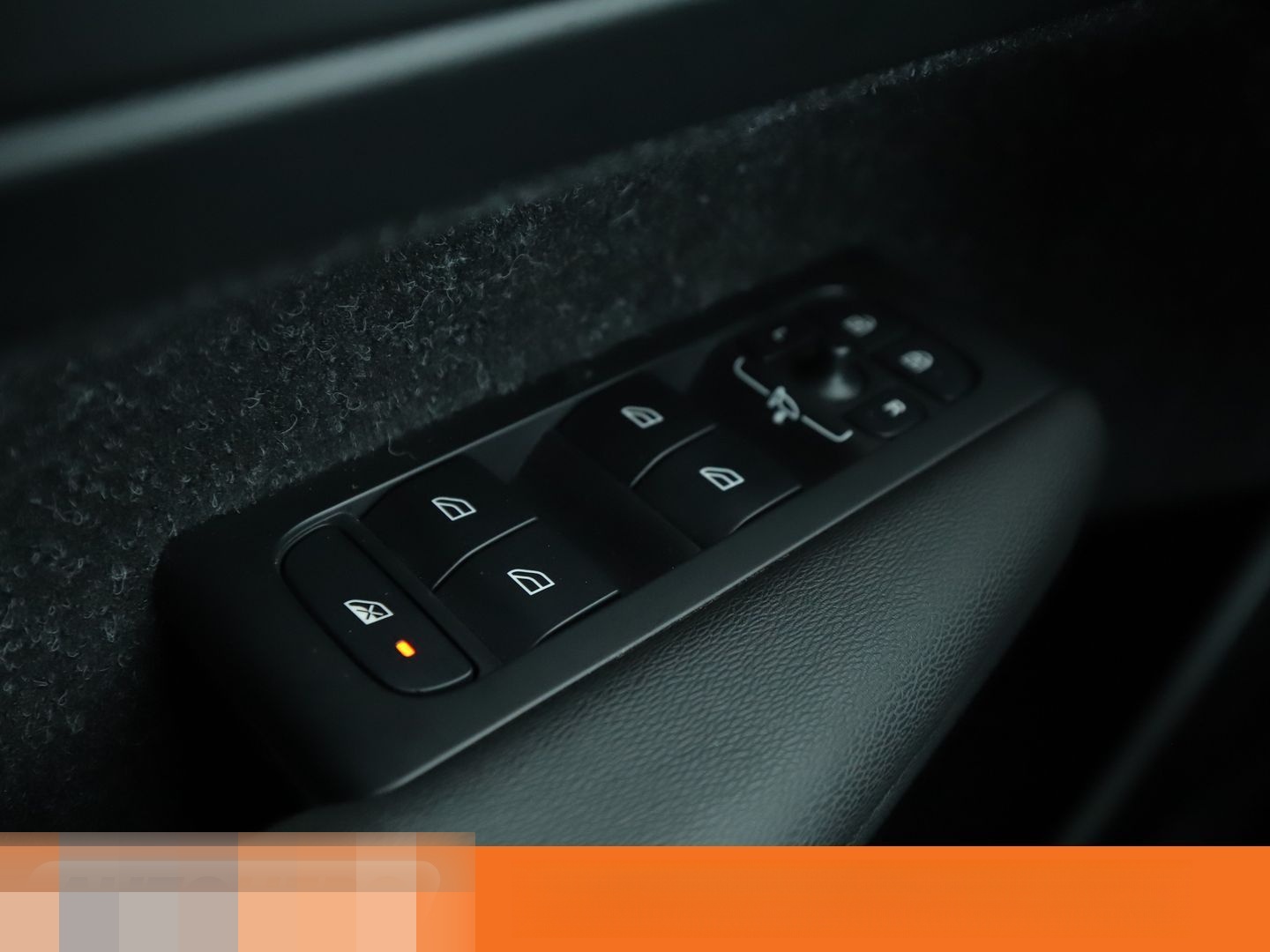 Volvo XC40 2.0 T4 R-Design 2WD Aut*NAVI*LED*TEMPO*CAM* foto 25