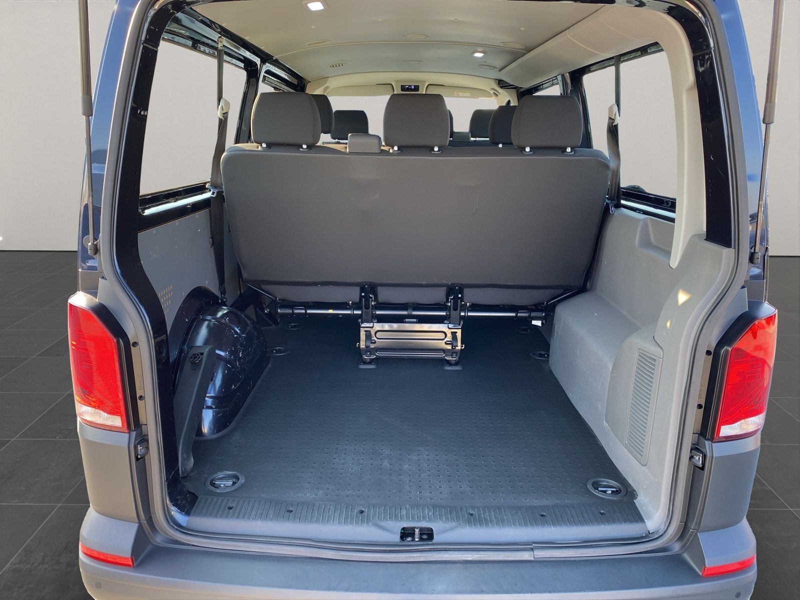 Volkswagen T6.1 Transporter 2.0 TDI Kombi *AHK PDC SHZ* foto 9