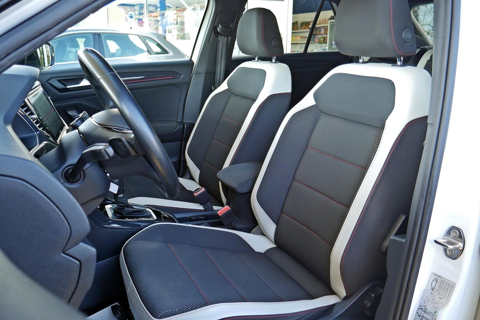 Volkswagen T-Roc 1.5 TSI DSG Sport LED Assistenzpaket DCC foto 8