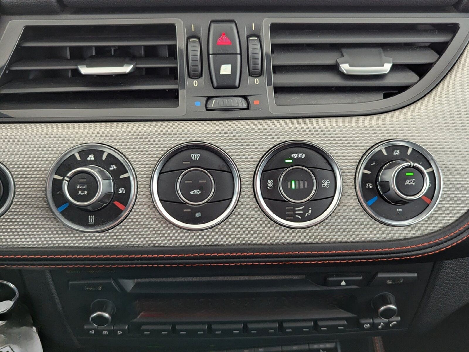 BMW Z 4 sDrive 18i XENON+BLUETOOTH+SHZ+PDC+ foto 16