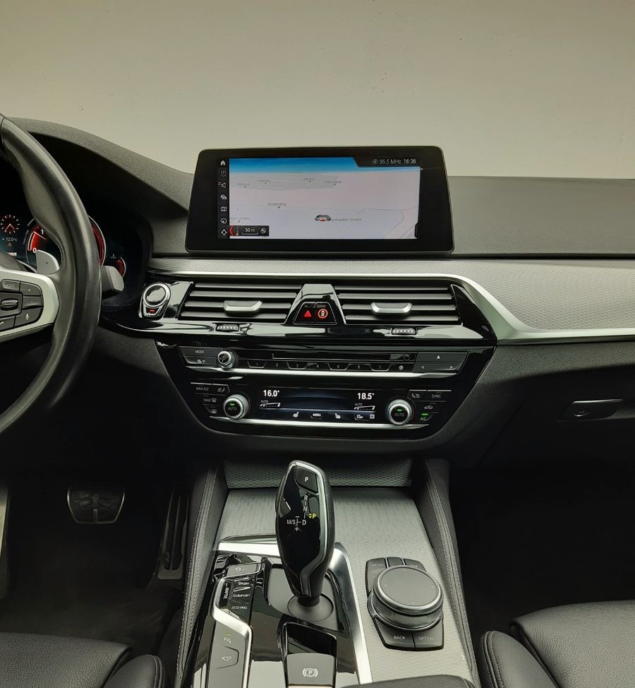 BMW 520d xDrive/M Paket/S-Dach/360°Kam./LED/HuD foto 16
