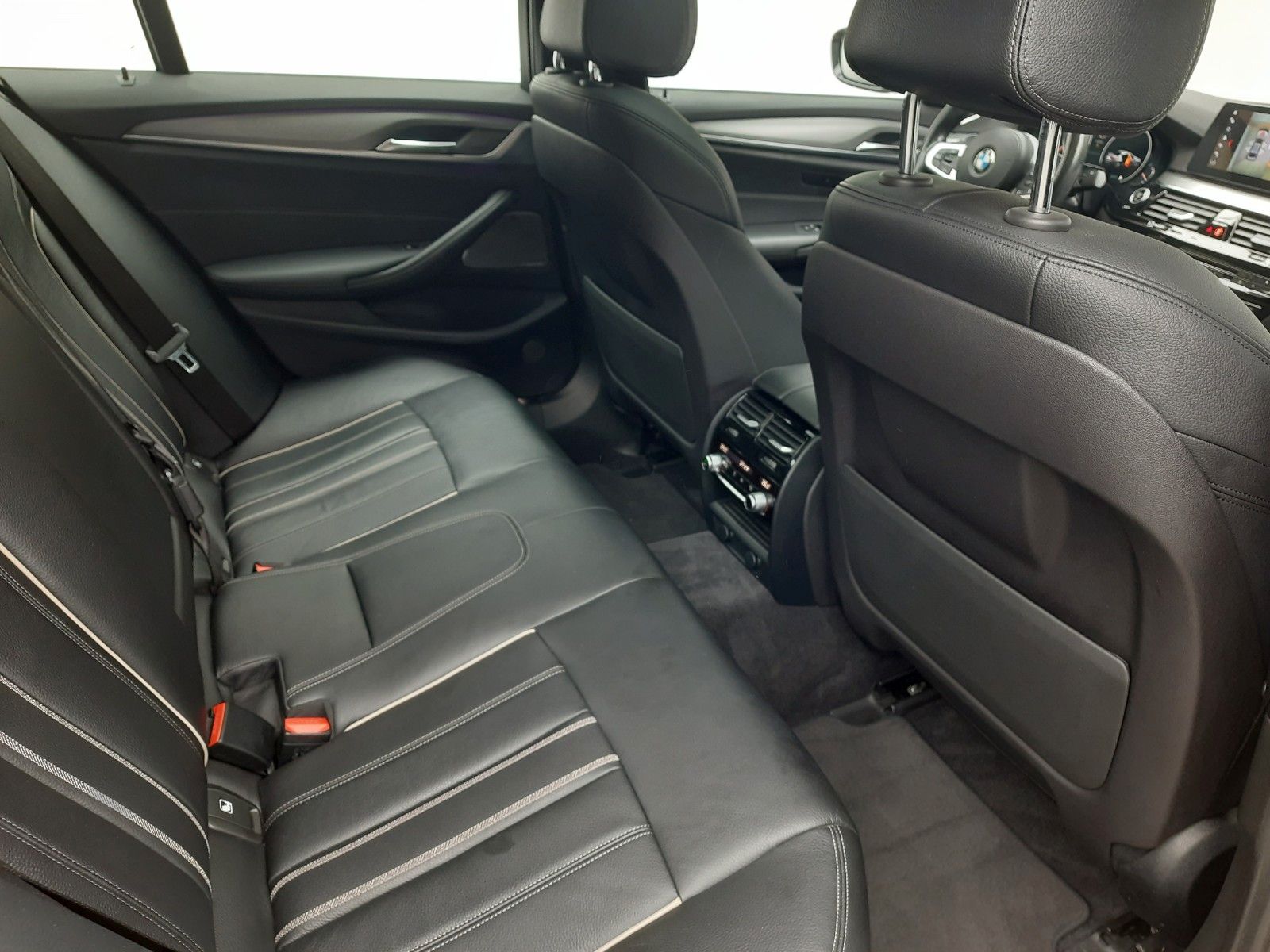 BMW 520d xDrive/M Paket/S-Dach/360°Kam./LED/HuD foto 17