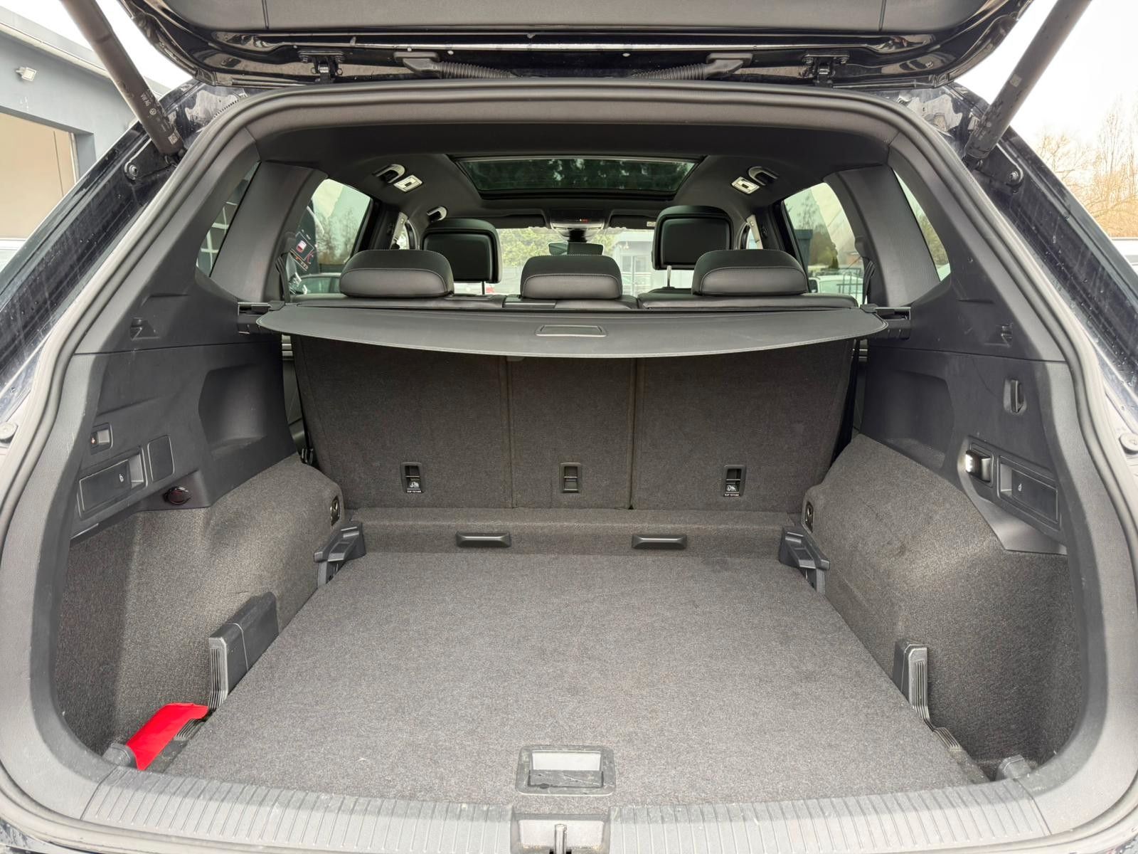 Volkswagen Tiguan Allspace R-Line 4Motion MATRIX*PANO*AHK* foto 13