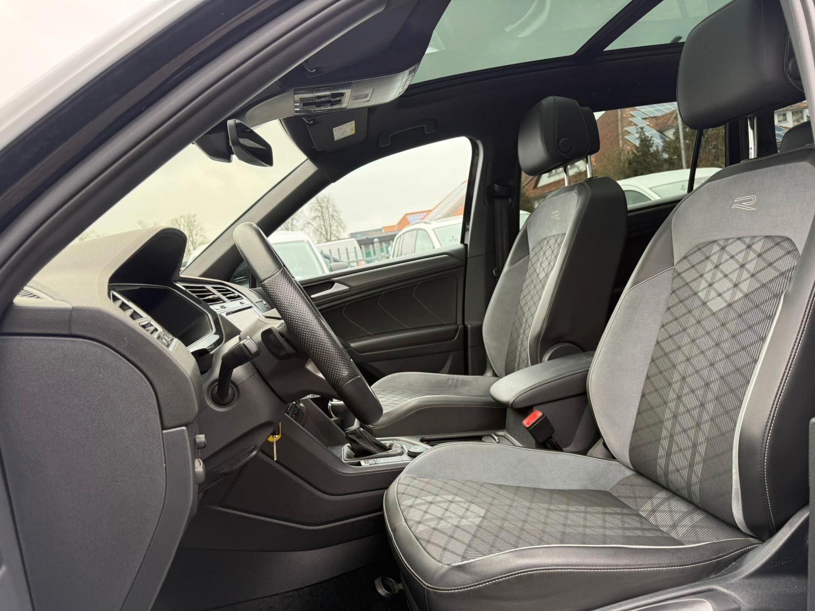 Volkswagen Tiguan Allspace R-Line 4Motion MATRIX*PANO*AHK* foto 18