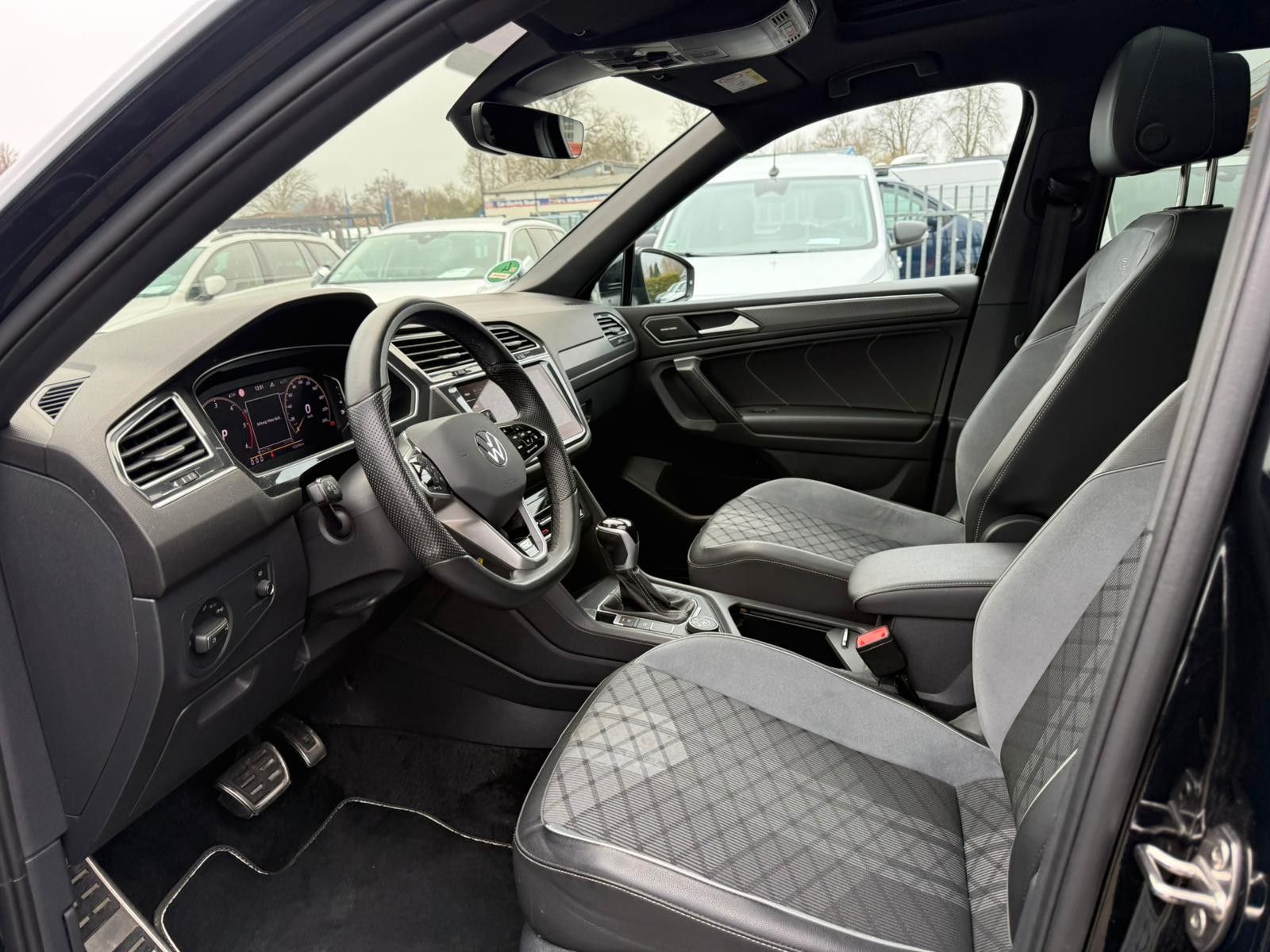 Volkswagen Tiguan Allspace R-Line 4Motion MATRIX*PANO*AHK* foto 19