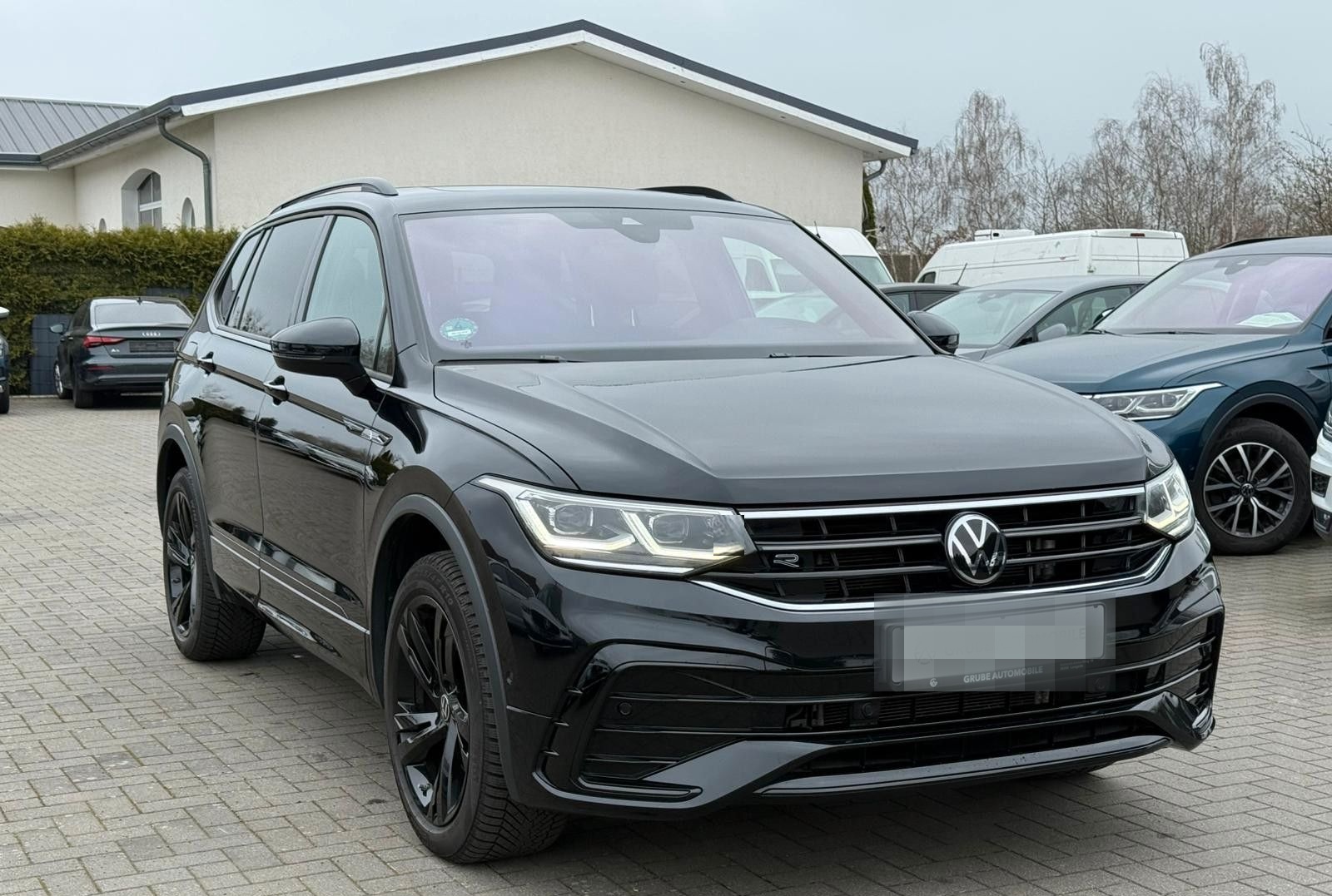 Volkswagen Tiguan Allspace R-Line 4Motion MATRIX*PANO*AHK* foto 3