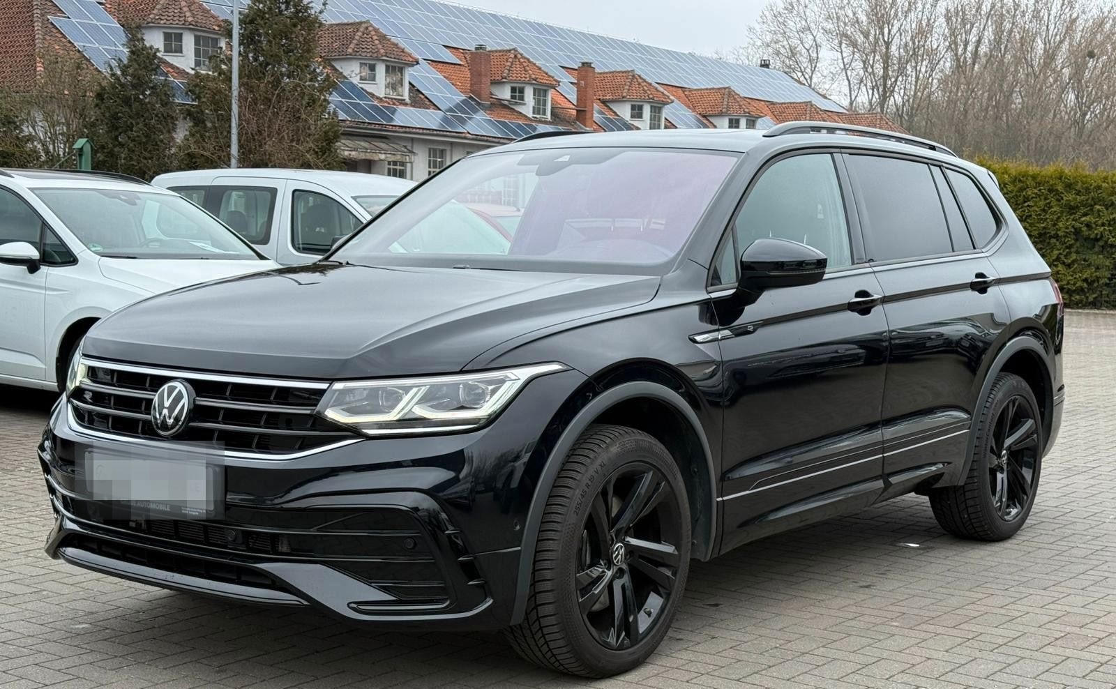 Volkswagen Tiguan Allspace R-Line 4Motion MATRIX*PANO*AHK* foto 4