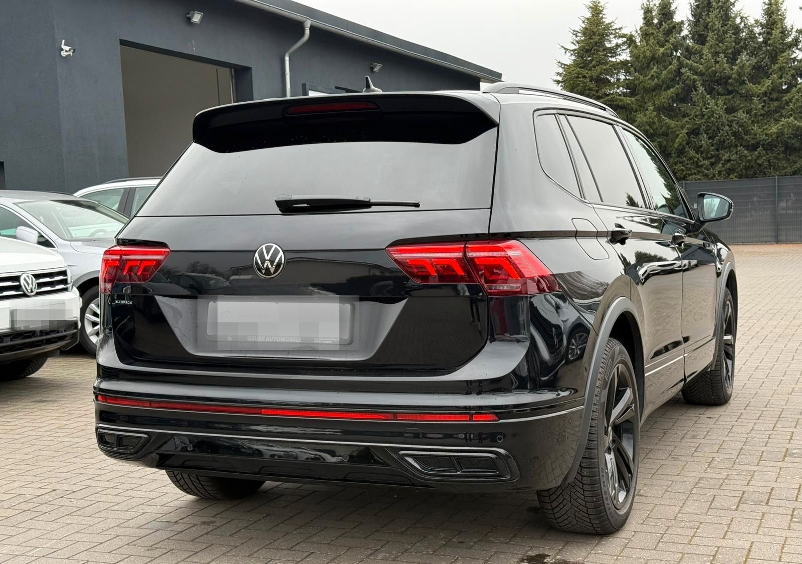 Volkswagen Tiguan Allspace R-Line 4Motion MATRIX*PANO*AHK* foto 8