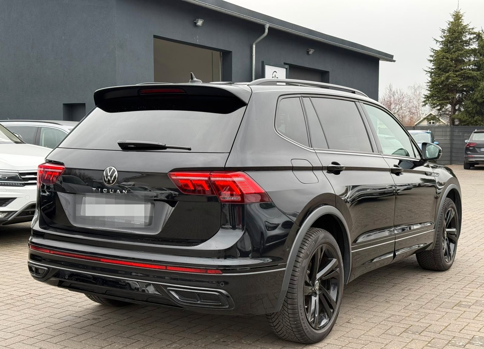 Volkswagen Tiguan Allspace R-Line 4Motion MATRIX*PANO*AHK* foto 9