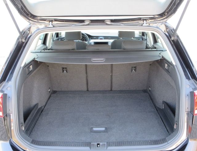 Volkswagen Passat Variant 1.5 TSI LED/NAVI+VZE+RFK/BUSINNES foto 13