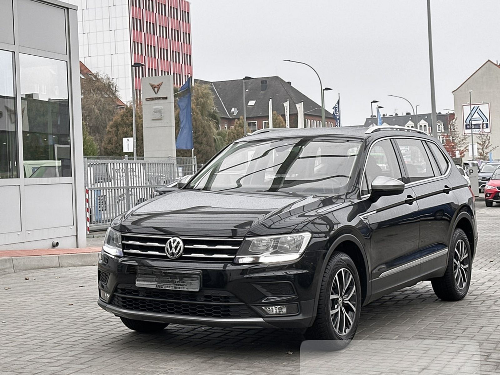 Volkswagen Tiguan Allspace 1.4 TSI Comfortline AHK DCC ACC foto 2