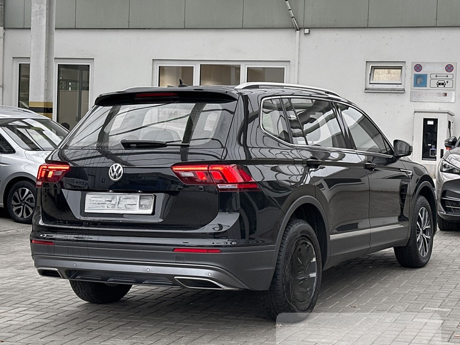 Volkswagen Tiguan Allspace 1.4 TSI Comfortline AHK DCC ACC foto 3
