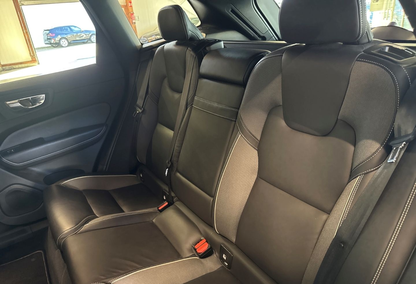 Volvo XC60 R Design AHK Pano Head-Up RFK LR-Hzg. Shz. foto 8