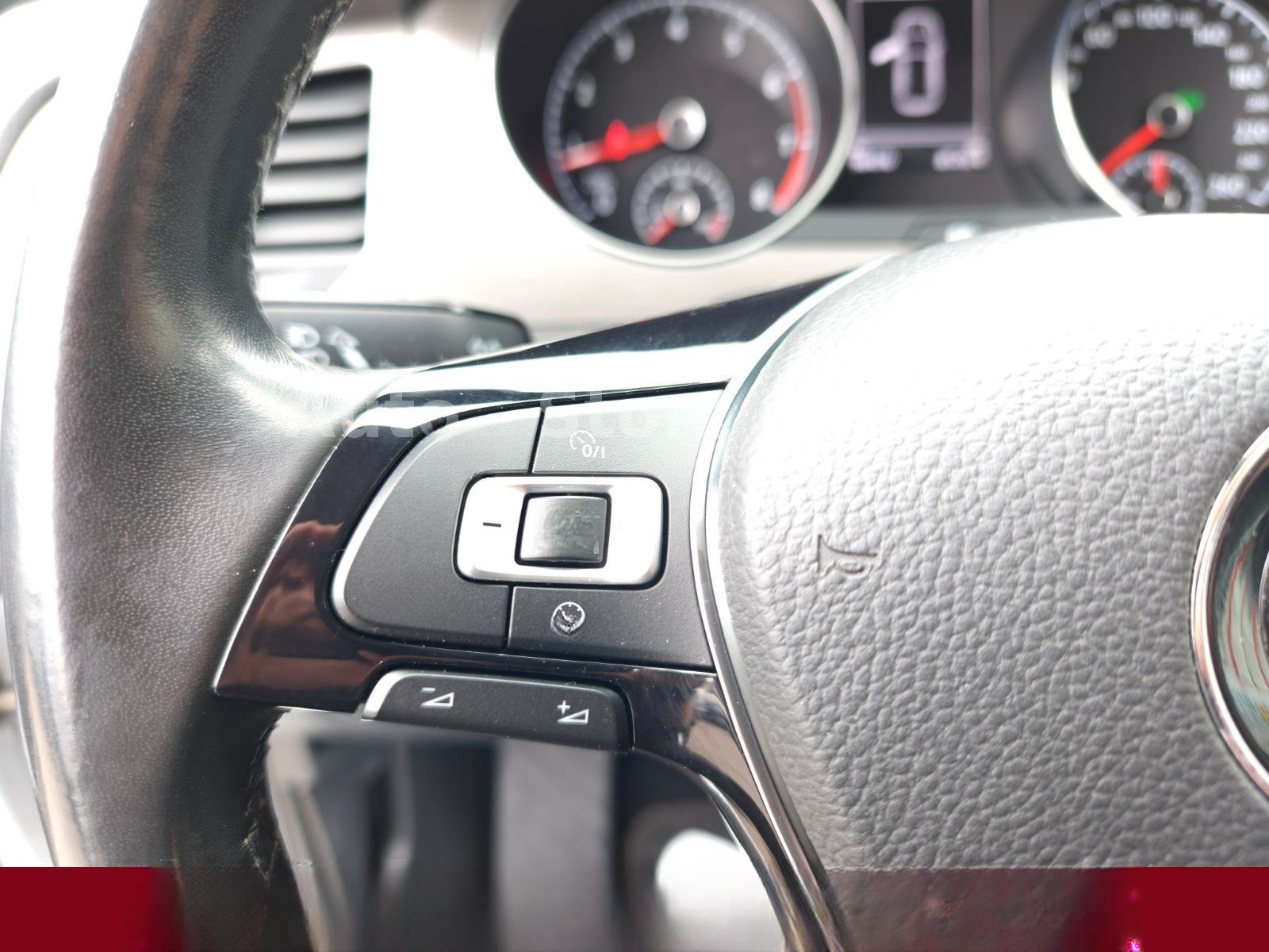 Volkswagen Golf VIII Lim. Life 1.5TSI/LED/PDC/AHZ/ACC/VC foto 23