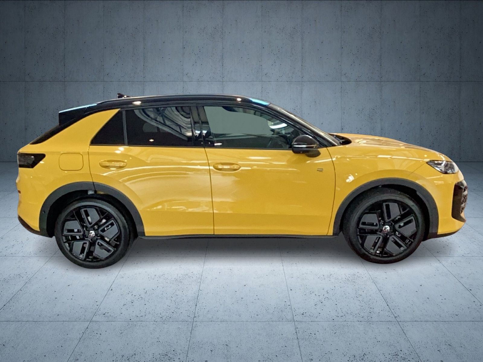 Volkswagen T-Roc R-Line 1.5 eTSI *AHK**HARMAN KARDON**PANO foto 6