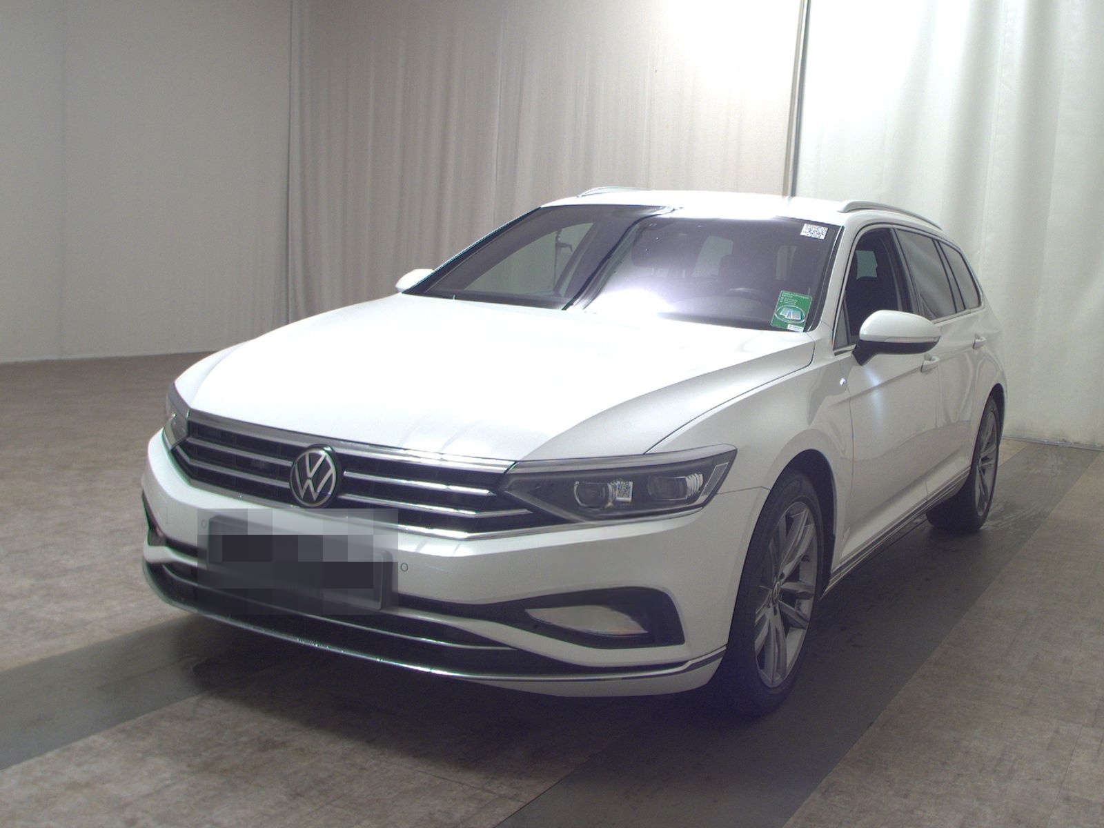 Volkswagen Passat Var. 2.0 TDI Elegance Navi Matrix AID RfK foto 2