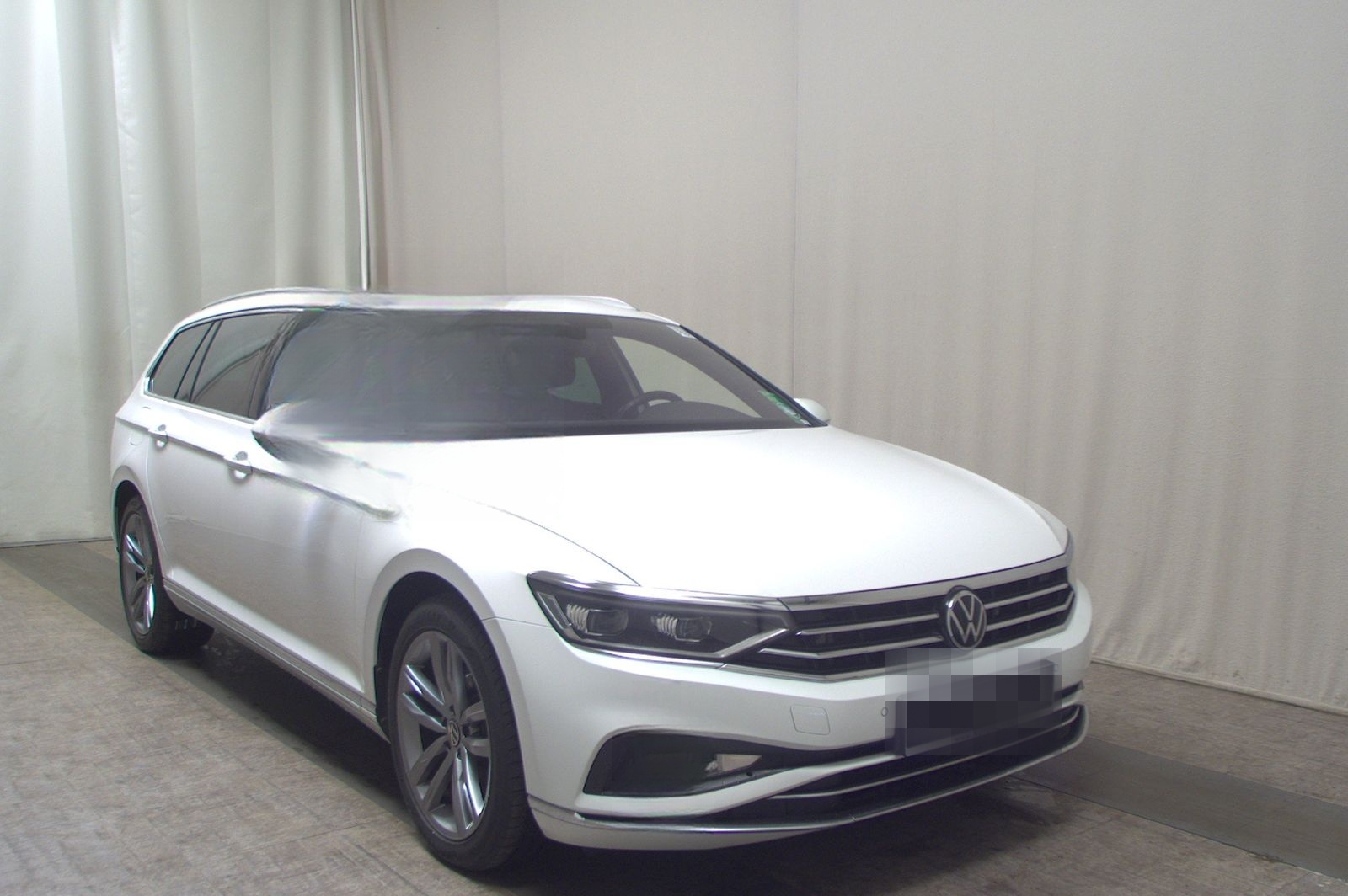 Volkswagen Passat Var. 2.0 TDI Elegance Navi Matrix AID RfK foto 3
