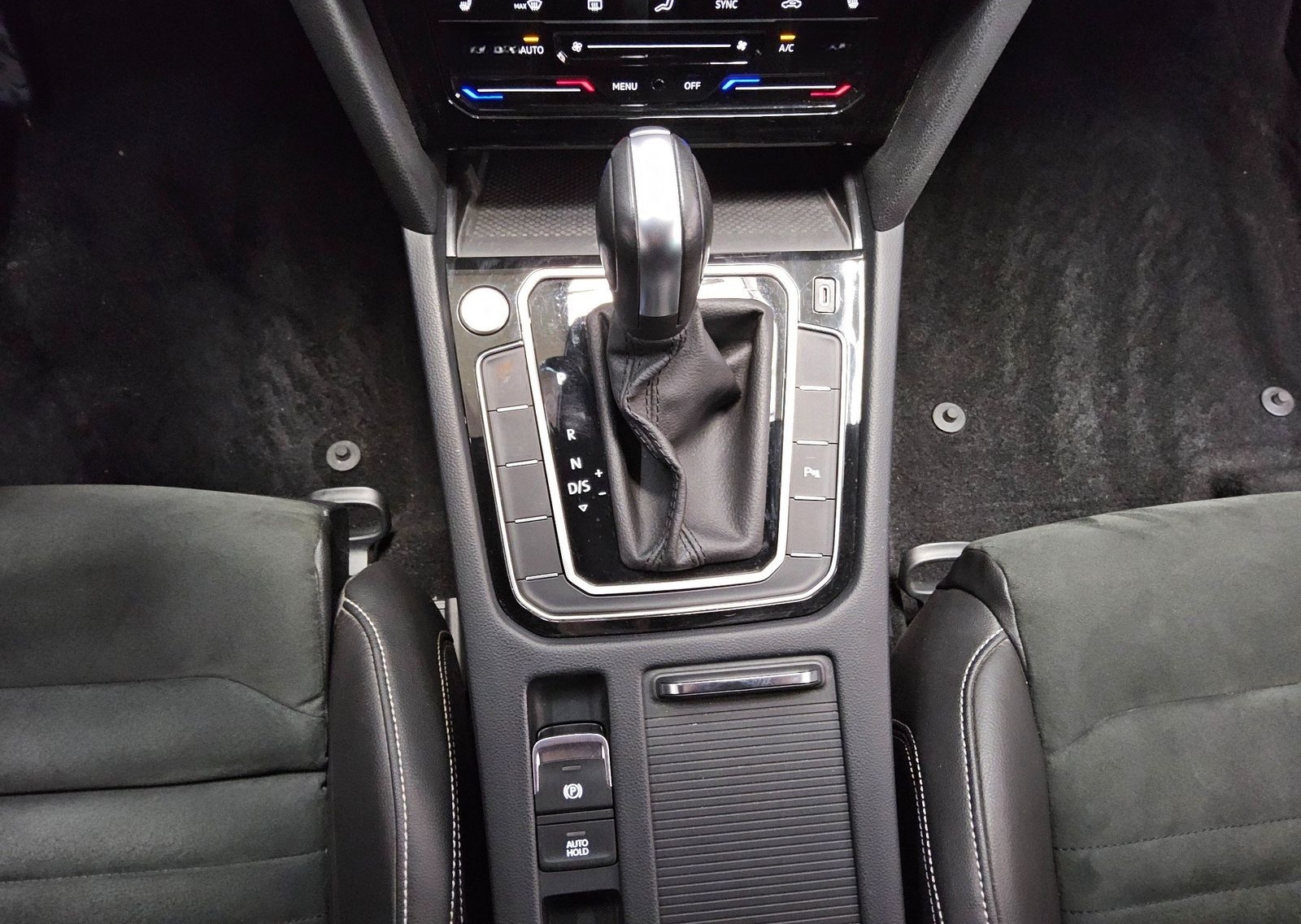 Volkswagen Passat Var. 2.0 TDI Elegance Navi Matrix AID RfK foto 6