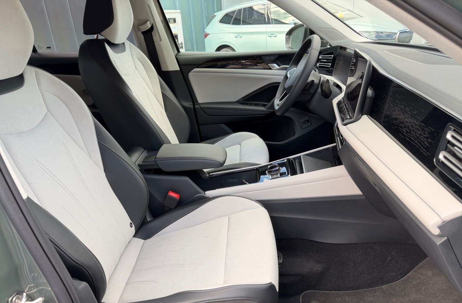 Volkswagen Tiguan 2.0 TSI Elegance 4M DSG AHK Kamer Navi LE foto 13