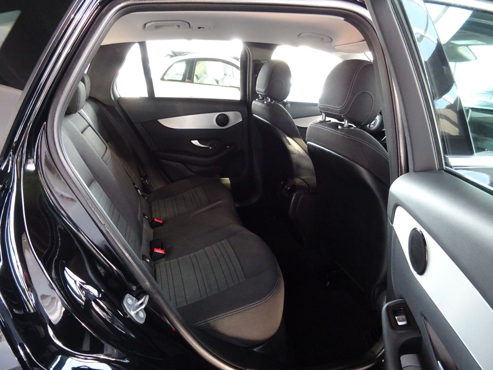 Mercedes-Benz GLC 220 d 4-Matic/ Autom/ Navi/ LED/ PDC+Kamera foto 15