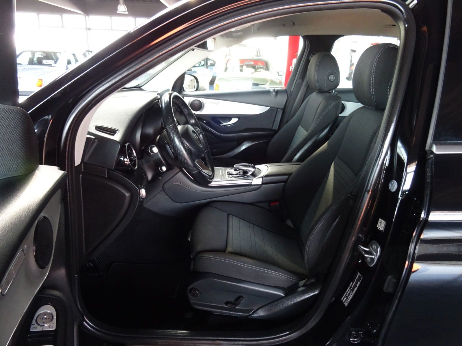 Mercedes-Benz GLC 220 d 4-Matic/ Autom/ Navi/ LED/ PDC+Kamera foto 10