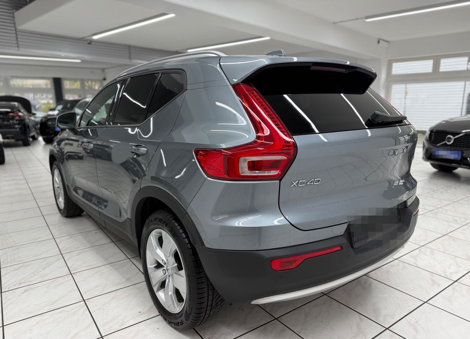 Volvo XC40 Momentum 2WD*Kamera*Navi*LED*PDC*H&K foto 2