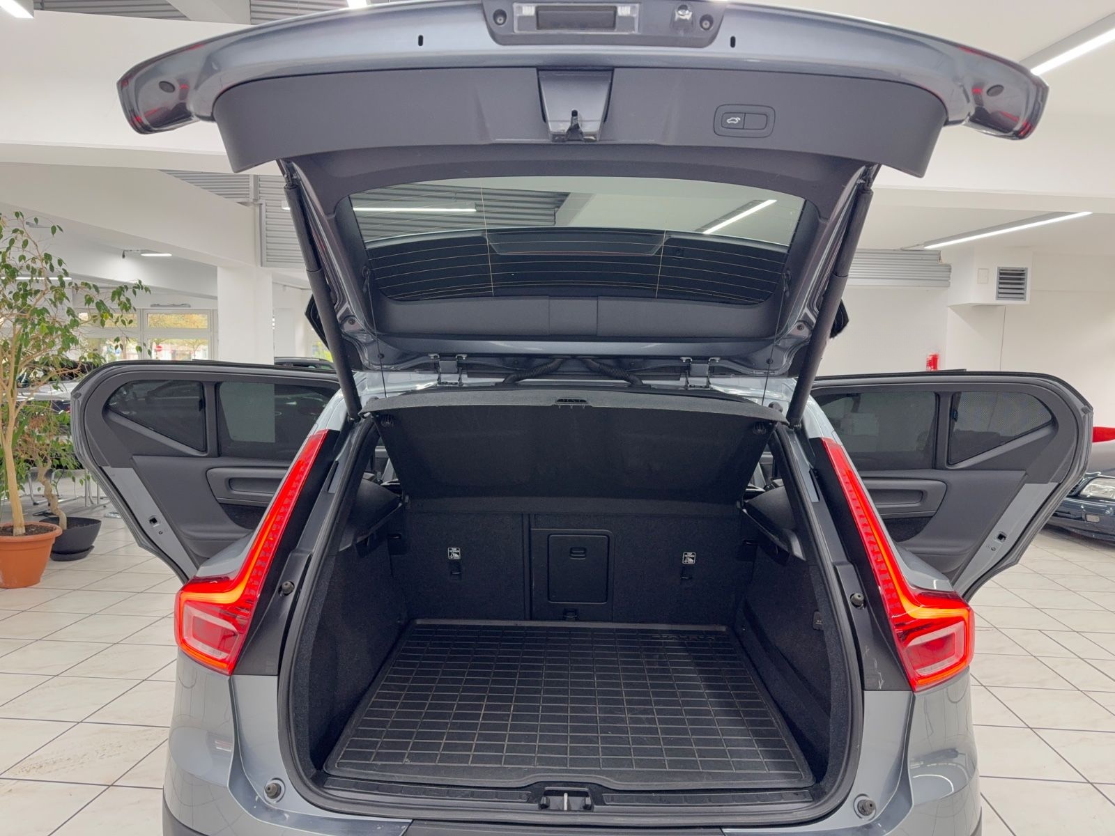 Volvo XC40 Momentum 2WD*Kamera*Navi*LED*PDC*H&K foto 12