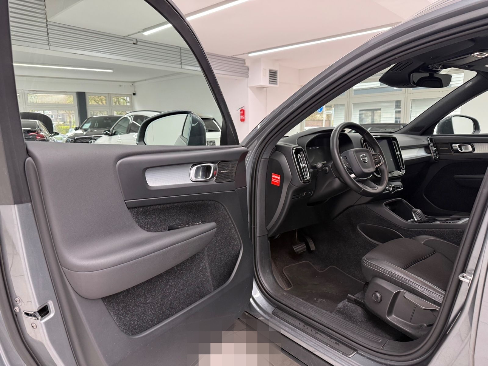 Volvo XC40 Momentum 2WD*Kamera*Navi*LED*PDC*H&K foto 8