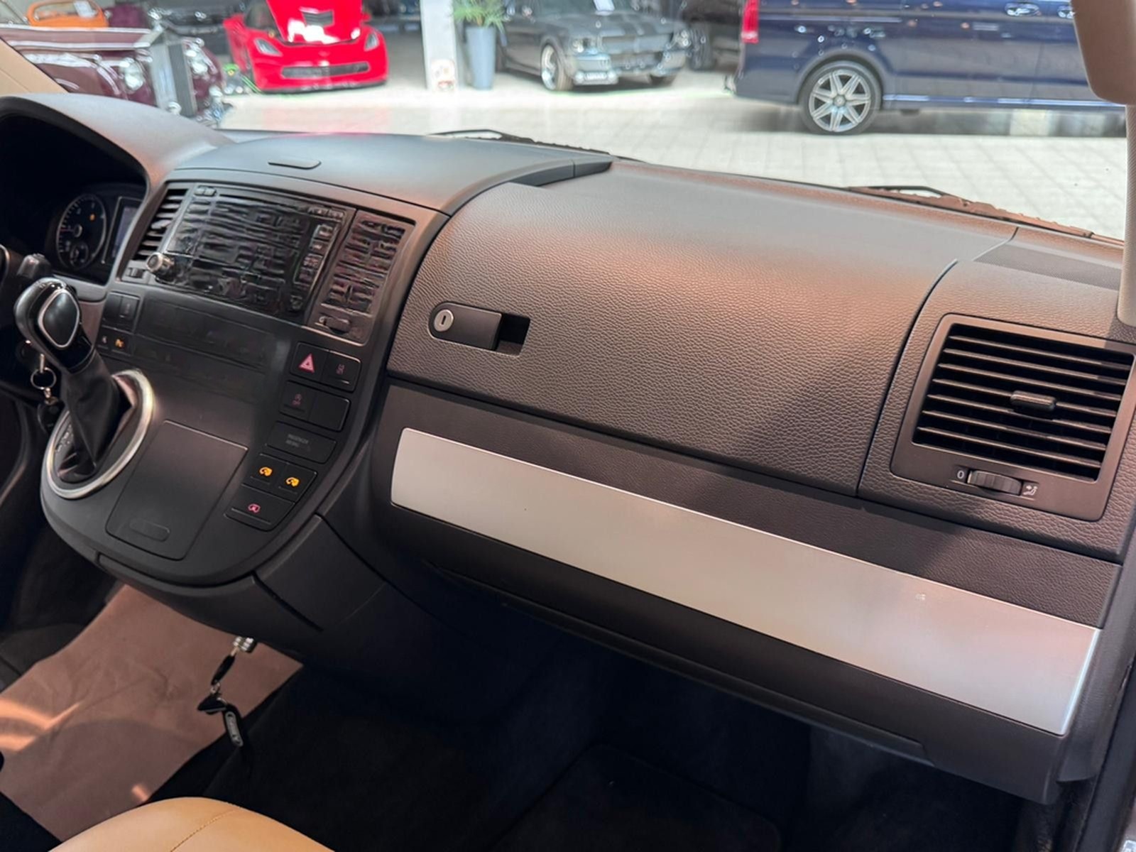 Volkswagen T5 Multivan Highline Leder Sthzg "Motor neu" AHK foto 15