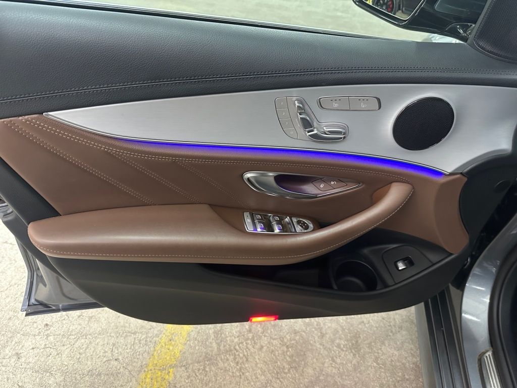Mercedes-Benz AMG E 53 4M T LED, Kamera Leder Nappa Nussbaum T foto 11