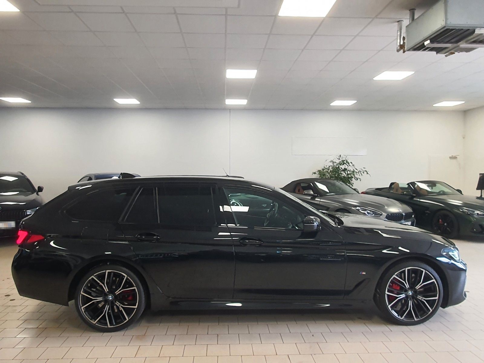 BMW 530dxD/Aut/HUD/Laser/P&DRivAsPro/M-SportProf foto 14