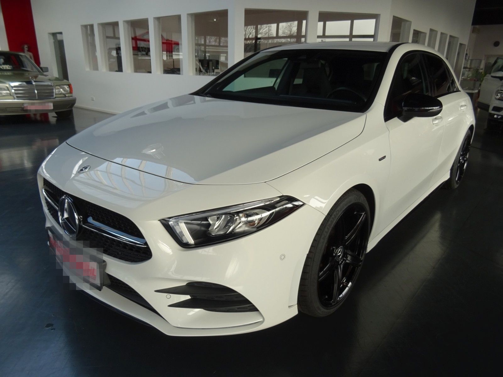 Mercedes-Benz A 180 Special-Edition & AMG line/ Navi/ LED/ PDC foto 2