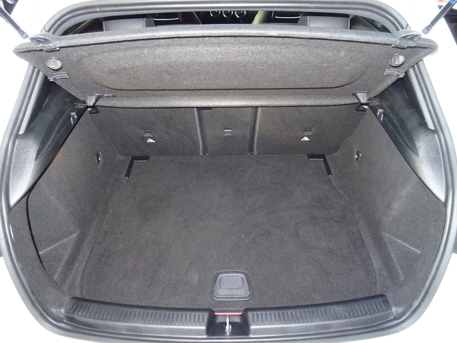 Mercedes-Benz A 180 Special-Edition & AMG line/ Navi/ LED/ PDC foto 14