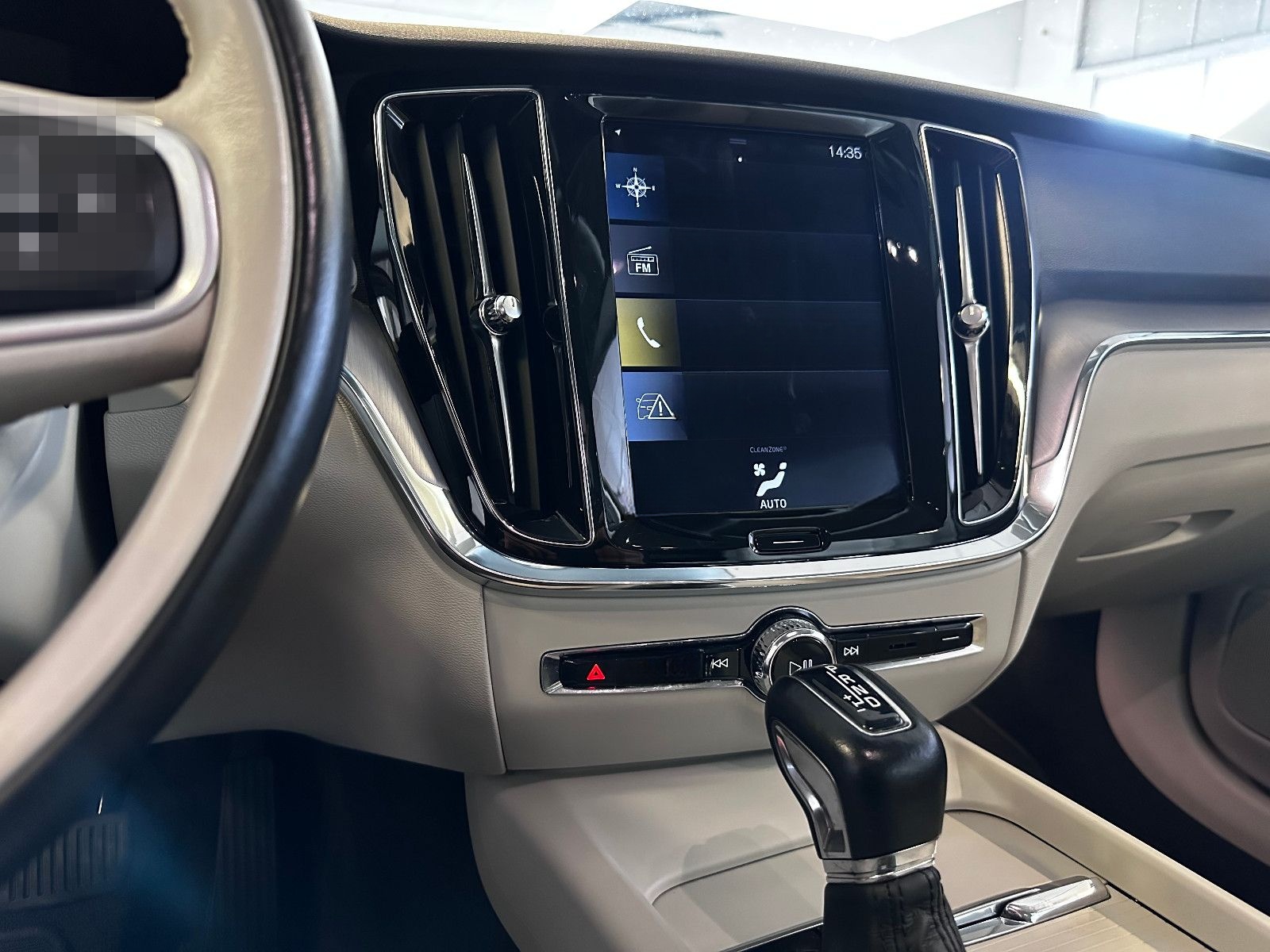 Volvo V60 Momentum Pro //Leder//LED//Navi// foto 18