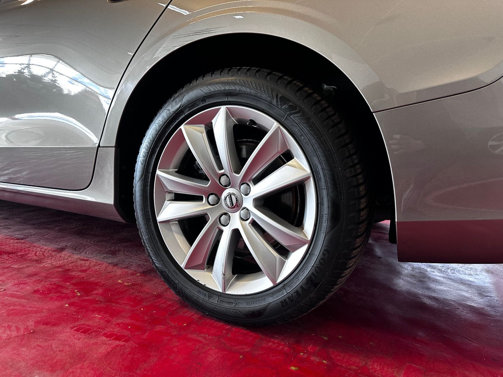 Volvo V60 Momentum Pro //Leder//LED//Navi// foto 4