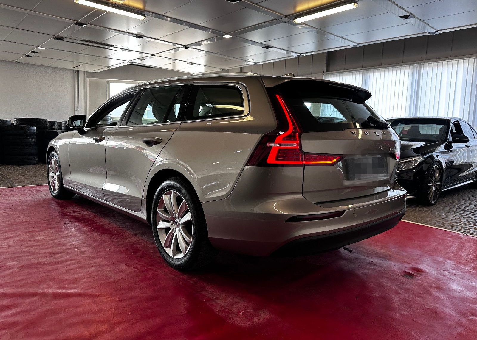 Volvo V60 Momentum Pro //Leder//LED//Navi// foto 5