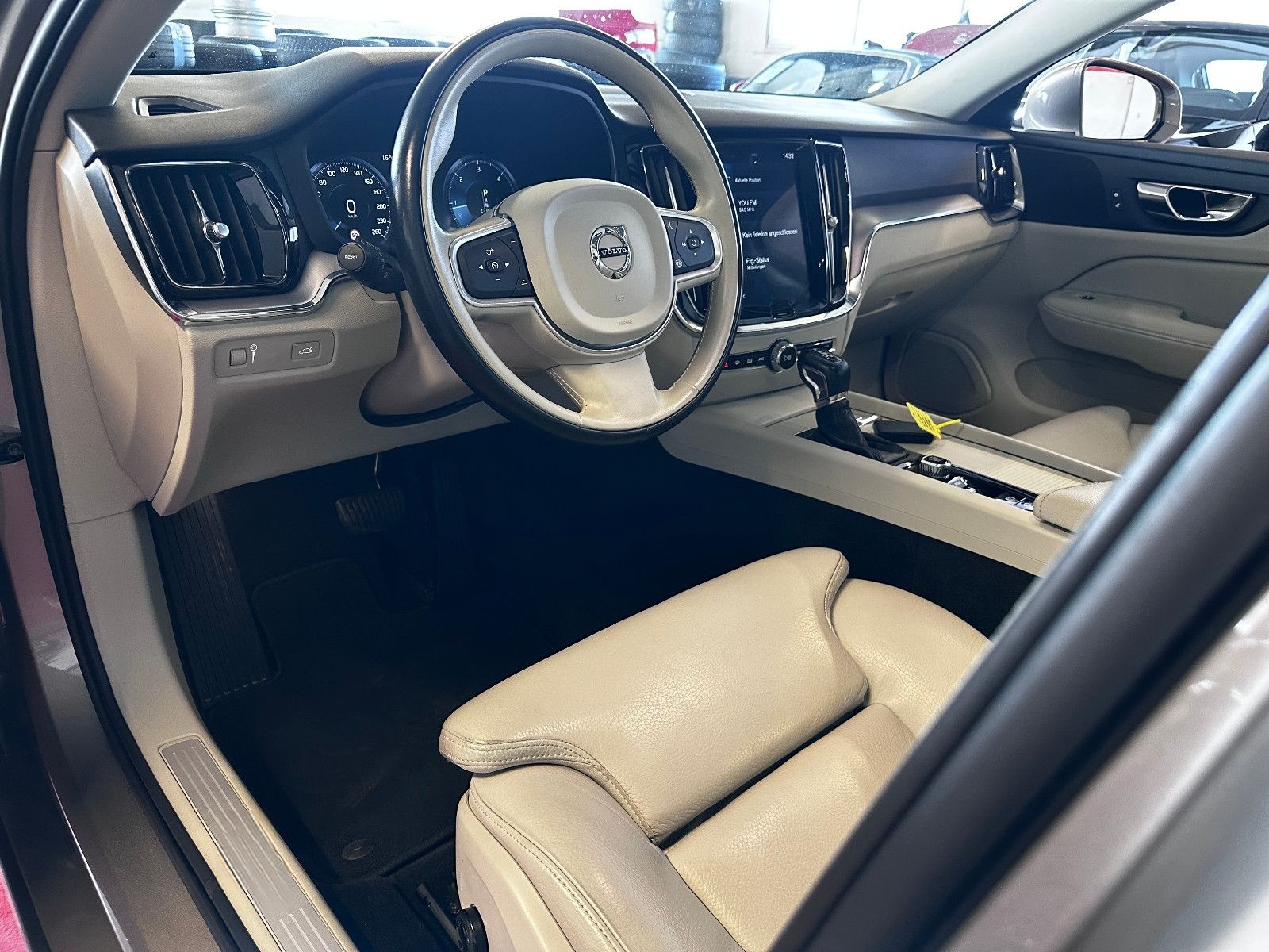 Volvo V60 Momentum Pro //Leder//LED//Navi// foto 10