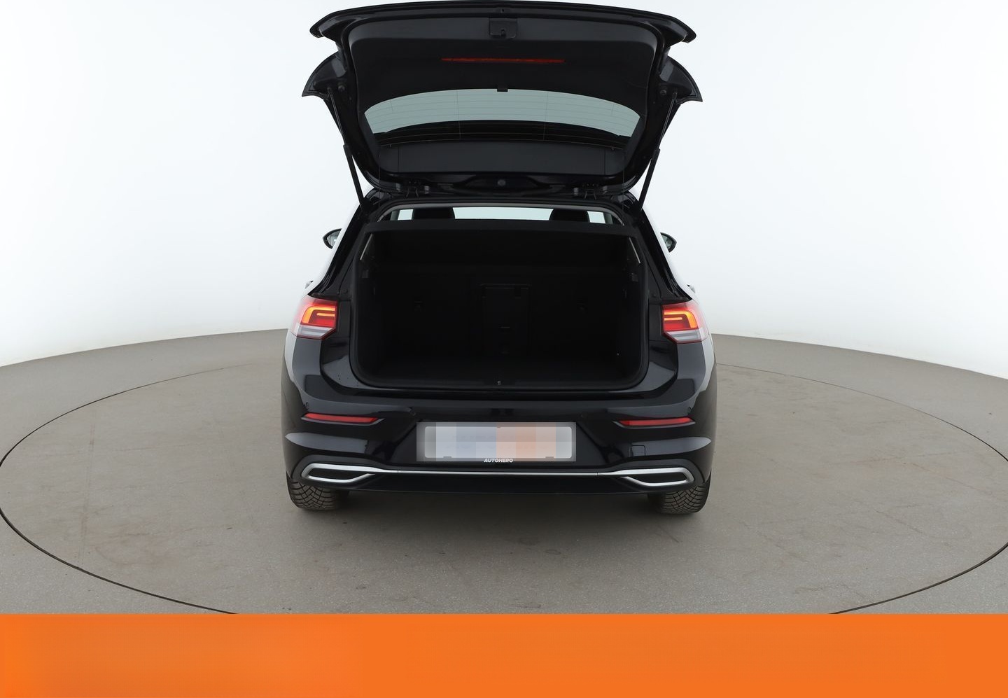 Volkswagen Golf VIII 1.5 TSI ACT Active*NAVI*HUD*LED*ACC* foto 17