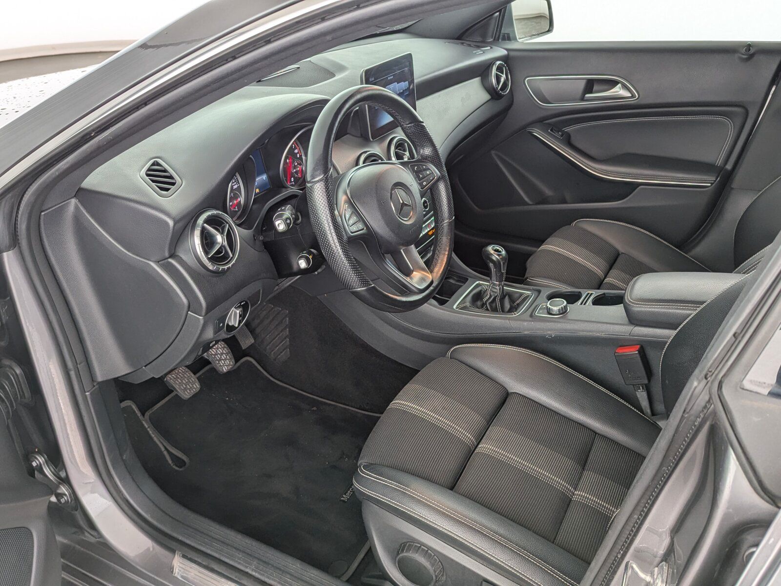 Mercedes-Benz CLA 200 SB Urban LED+NAVI+PDC+SHZ+TEMP+Klima/BC foto 15