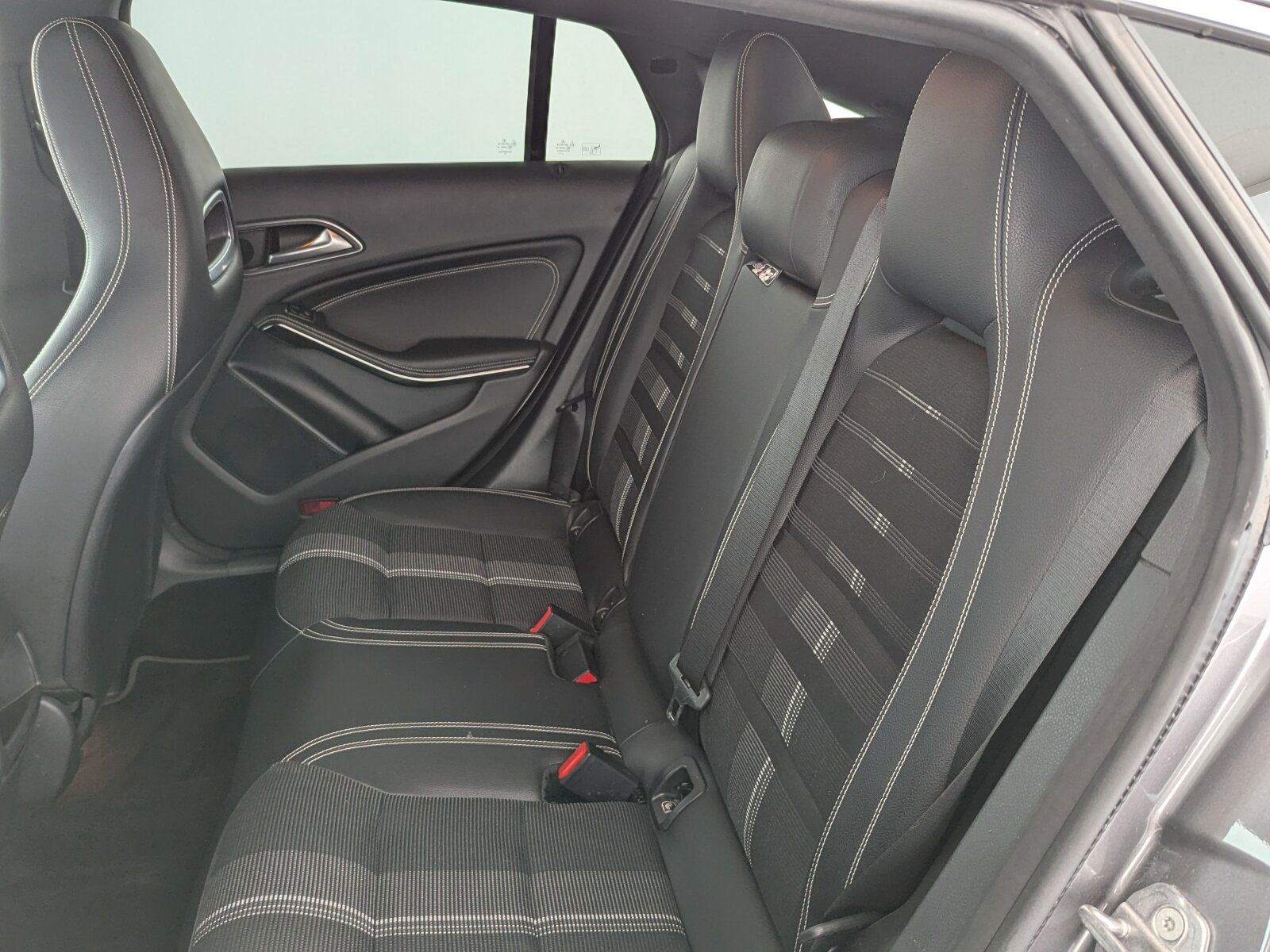 Mercedes-Benz CLA 200 SB Urban LED+NAVI+PDC+SHZ+TEMP+Klima/BC foto 17