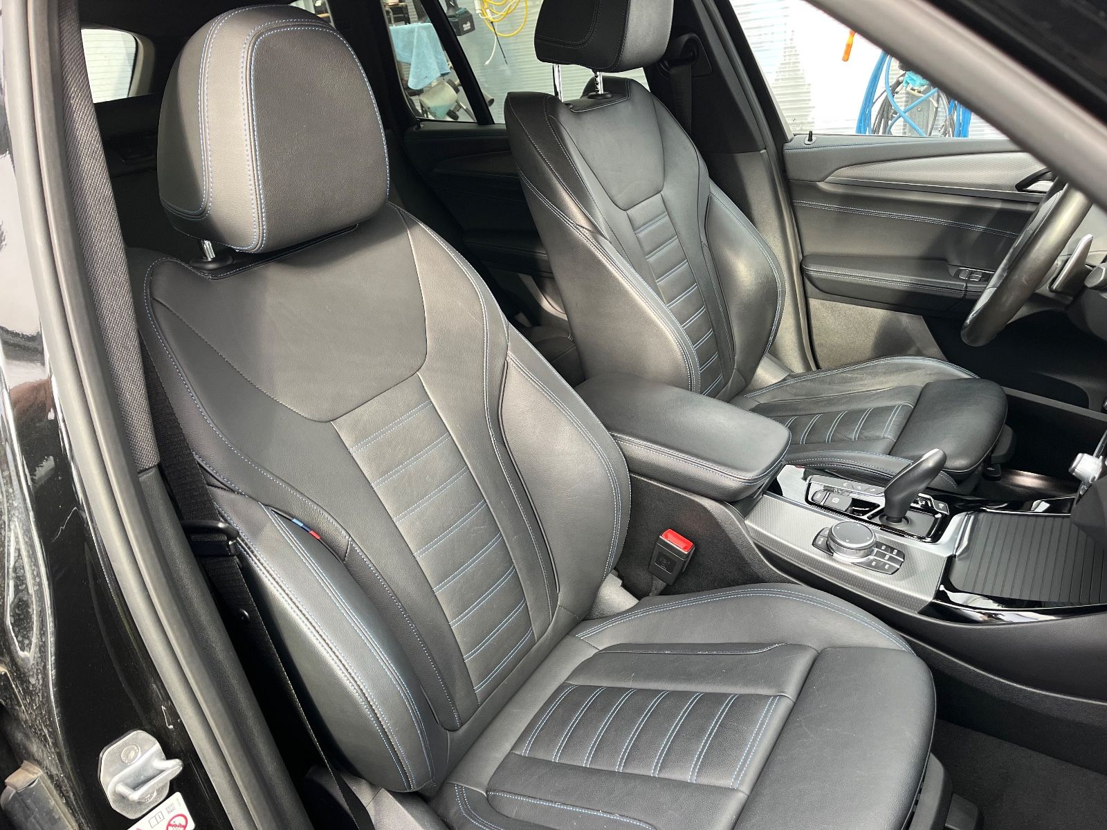 BMW X3 30d M Paket LivePR HUD Hifi Pano STHZ AHK 19 foto 15