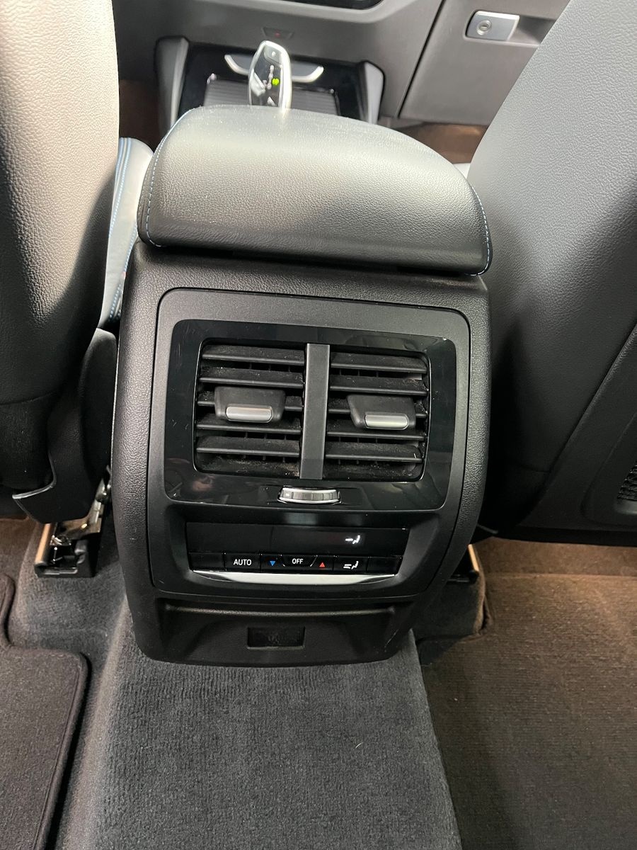 BMW X3 30d M Paket LivePR HUD Hifi Pano STHZ AHK 19 foto 18