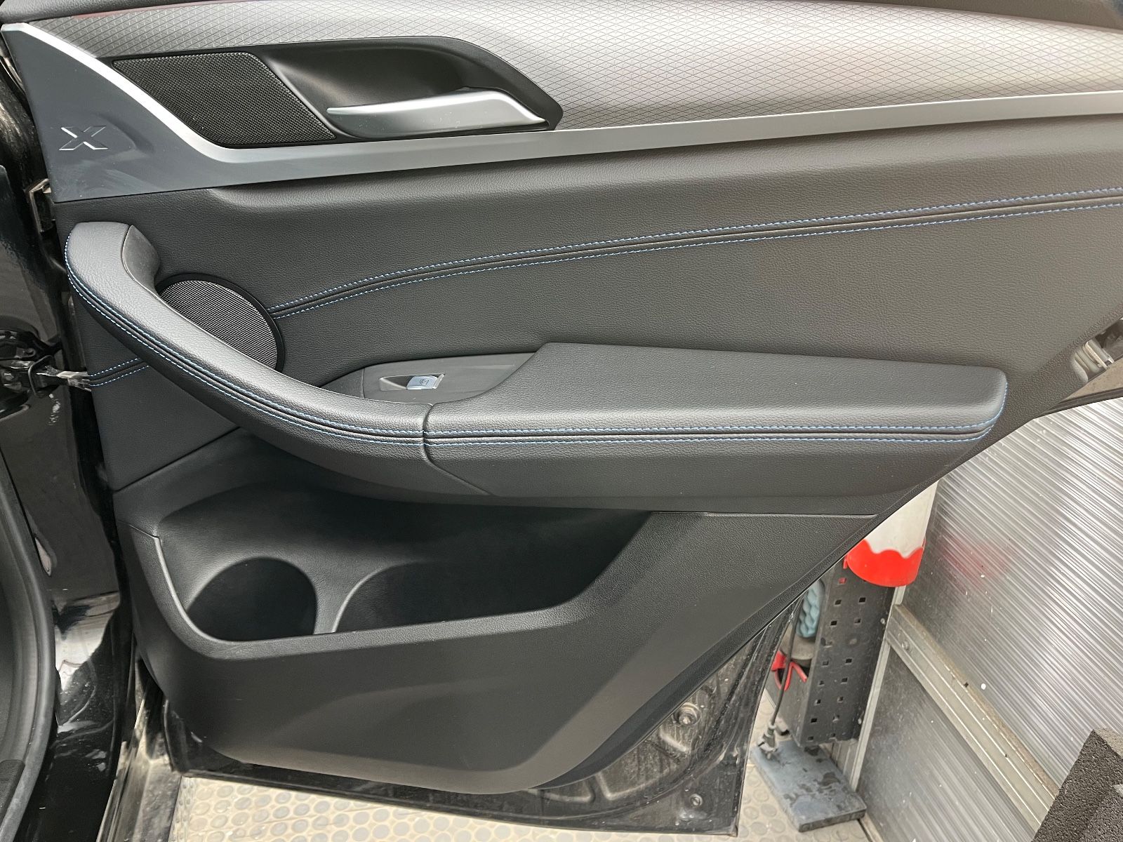 BMW X3 30d M Paket LivePR HUD Hifi Pano STHZ AHK 19 foto 24