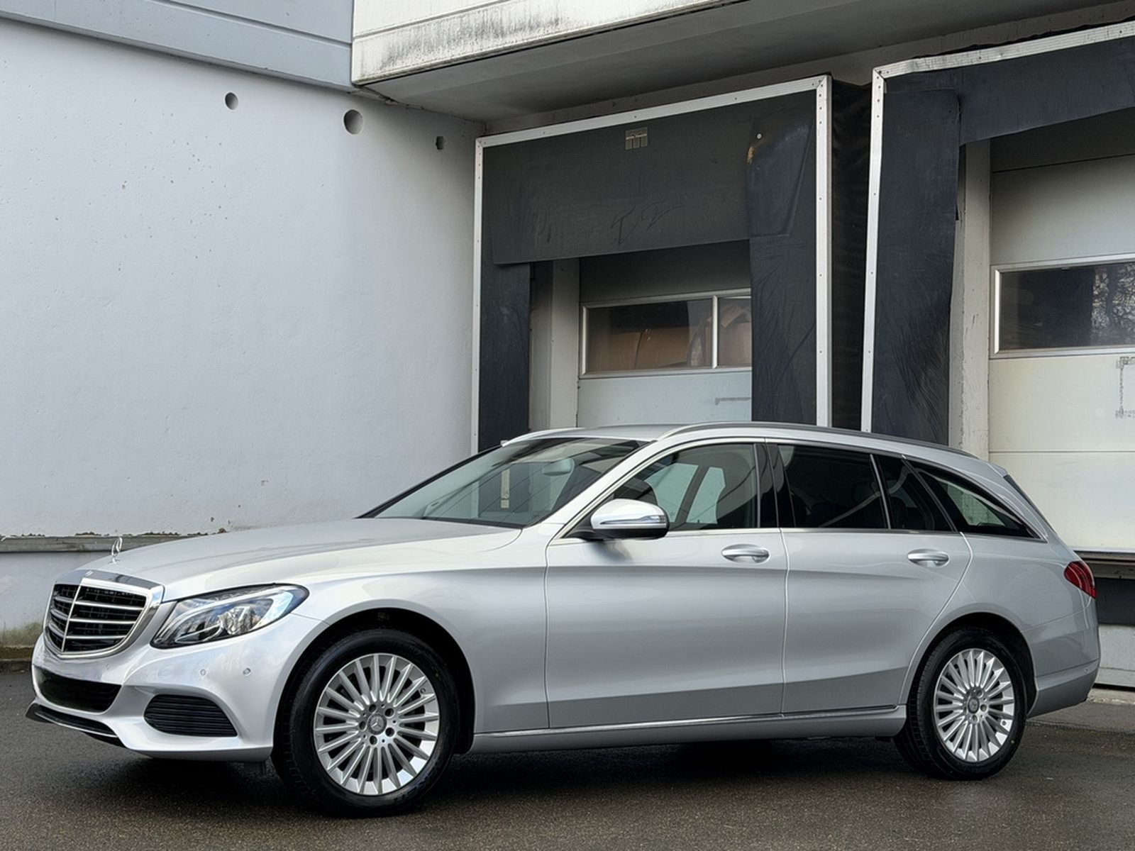 Mercedes-Benz C 180 T CGI Luxury LED Comand Sitzheizung AHK foto 2