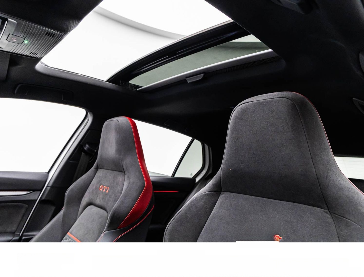Volkswagen GOLF GTI CLUBSPORT BLACK STYLE 19Z/ACC/PANO/LED+ foto 17